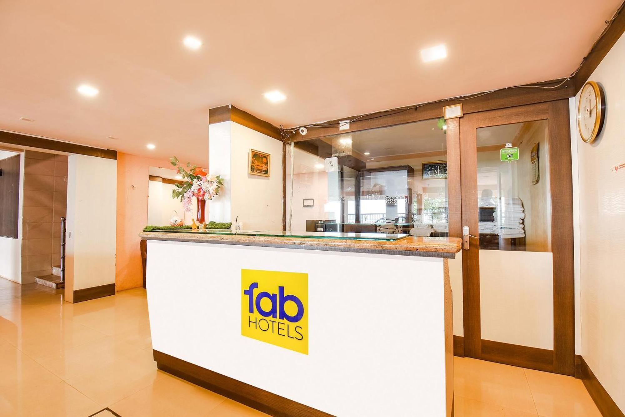 Fabhotel Bright Holidays ماهاباليشوار المظهر الخارجي الصورة