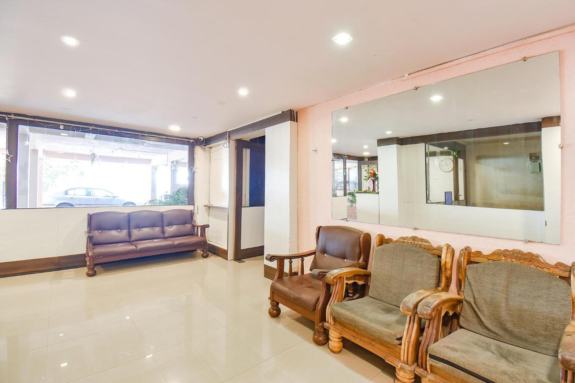 Fabhotel Bright Holidays ماهاباليشوار المظهر الخارجي الصورة